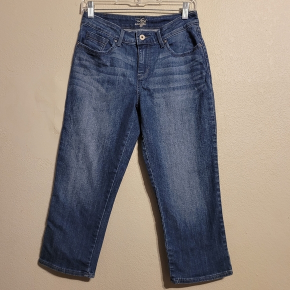Levi's Bold Curve Cropped Jeans - Picture 1 of 16